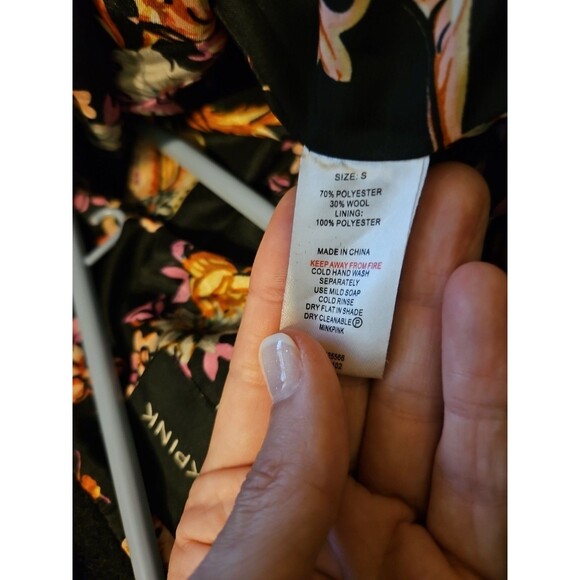 MinkPink Women’s Sz S Black Wool Blend Motorcycle Jacket Rose Gold Zipper Detail - Picture 8 of 8